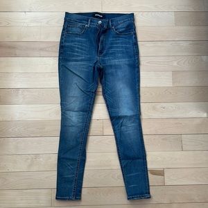 Express jeans size 6 Short legging high rise